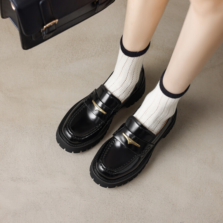 Women's Black Leather Loafers with Chunky Mid Heel and Metal Detail - Style g.html